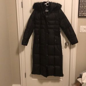 Women’s Black Parka size small